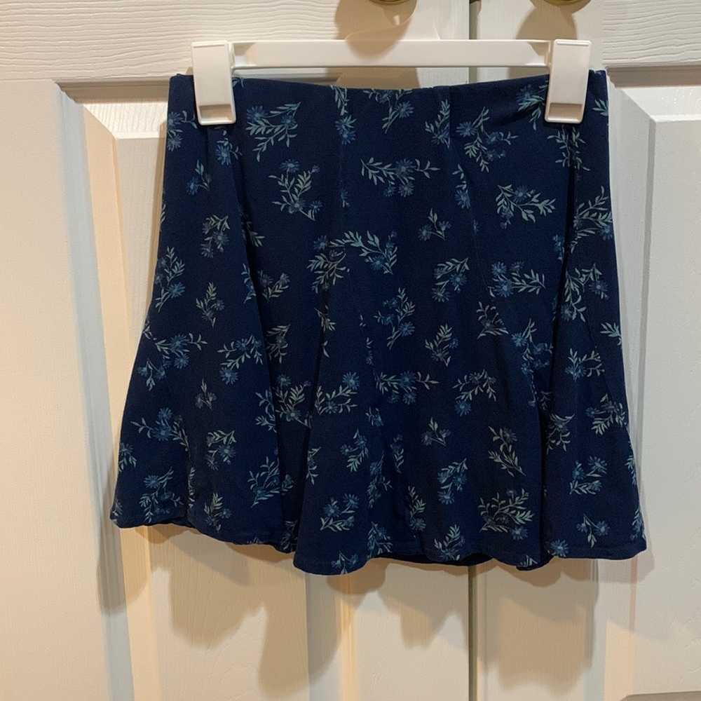 Perfect skirt for school and summer!